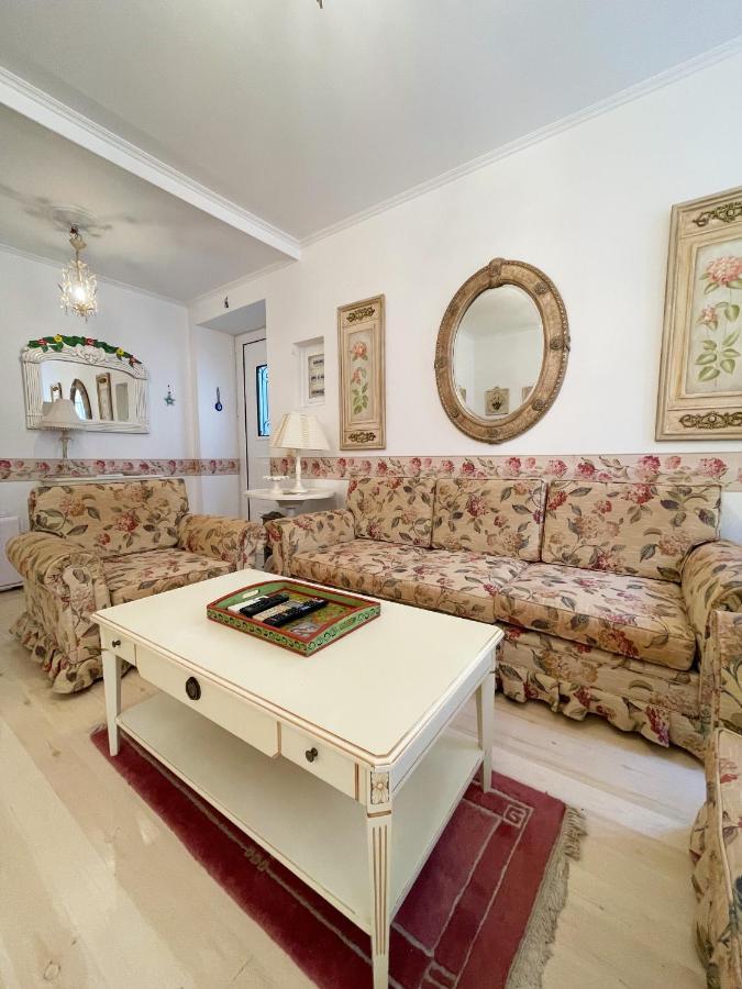 Flora In Nafplia Apartment นาฟปลิโอ ภายนอก รูปภาพ